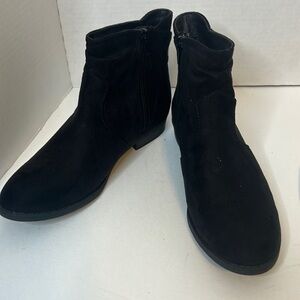 City Classfied Black Zip Boots 7.5 Ankle Booties